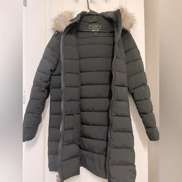 Women's Stretch Faux-Fur Trim Hooded Puffer Coat - Laundry by Shelly Segal - Picture 5 of 8